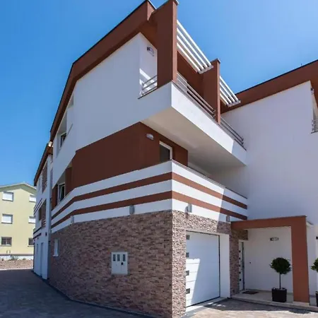 Apartment In With Wifi *