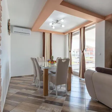 Apartment 2 Bedroom Cozy In Vodice