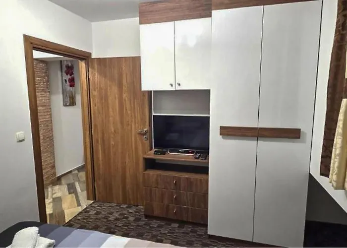2 Bedroom Cozy In Lägenhet